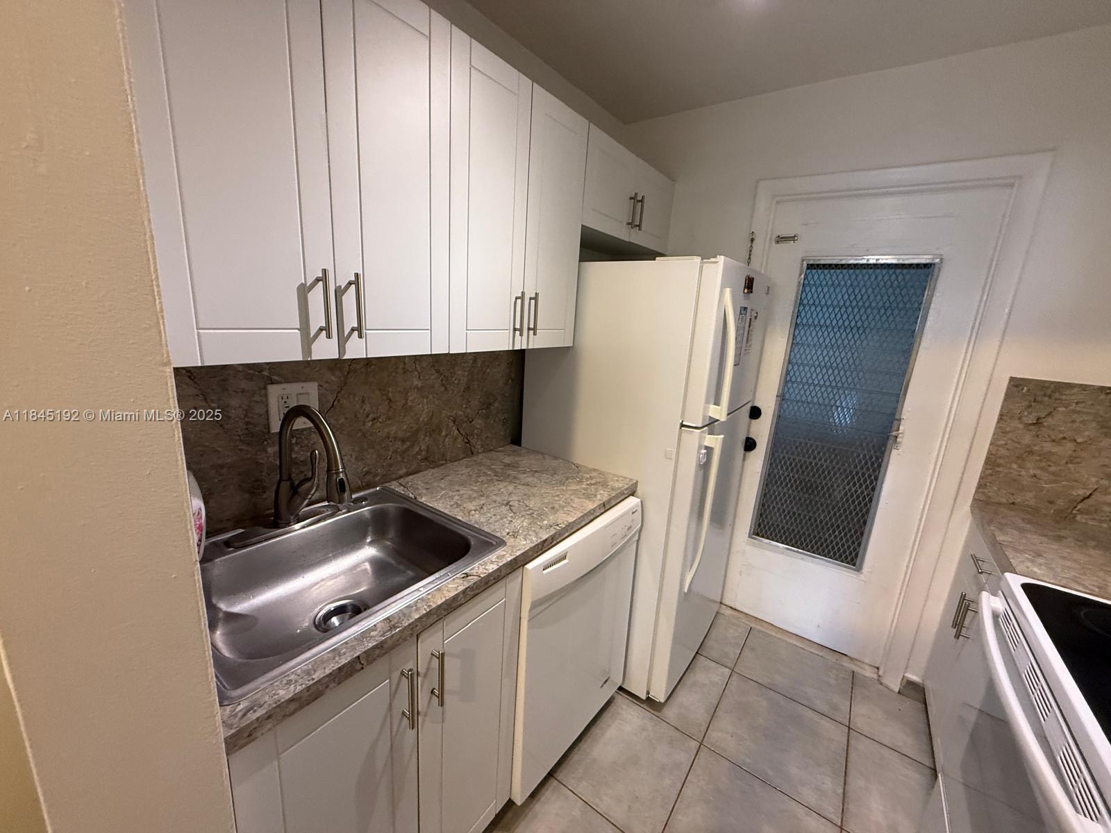 JOE-RON NORTH CONDO - Residential Lease