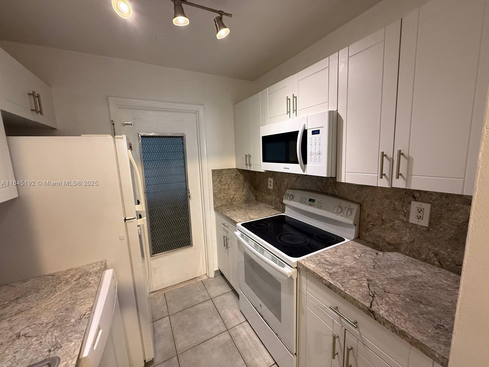 JOE-RON NORTH CONDO - Residential Lease