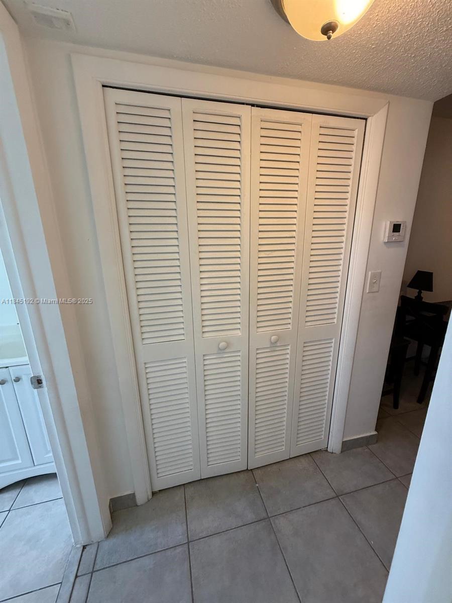 JOE-RON NORTH CONDO - Residential Lease