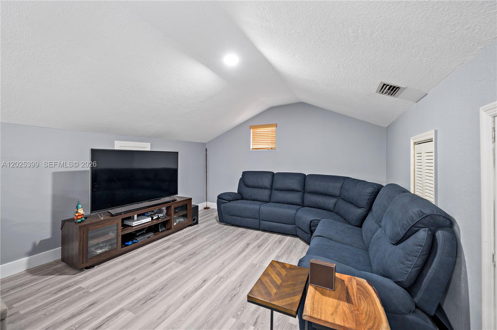 LES FONTAINES CONDO - Residential