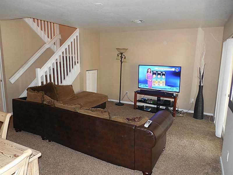 LETO TOWNHOME COMM - Residential Lease