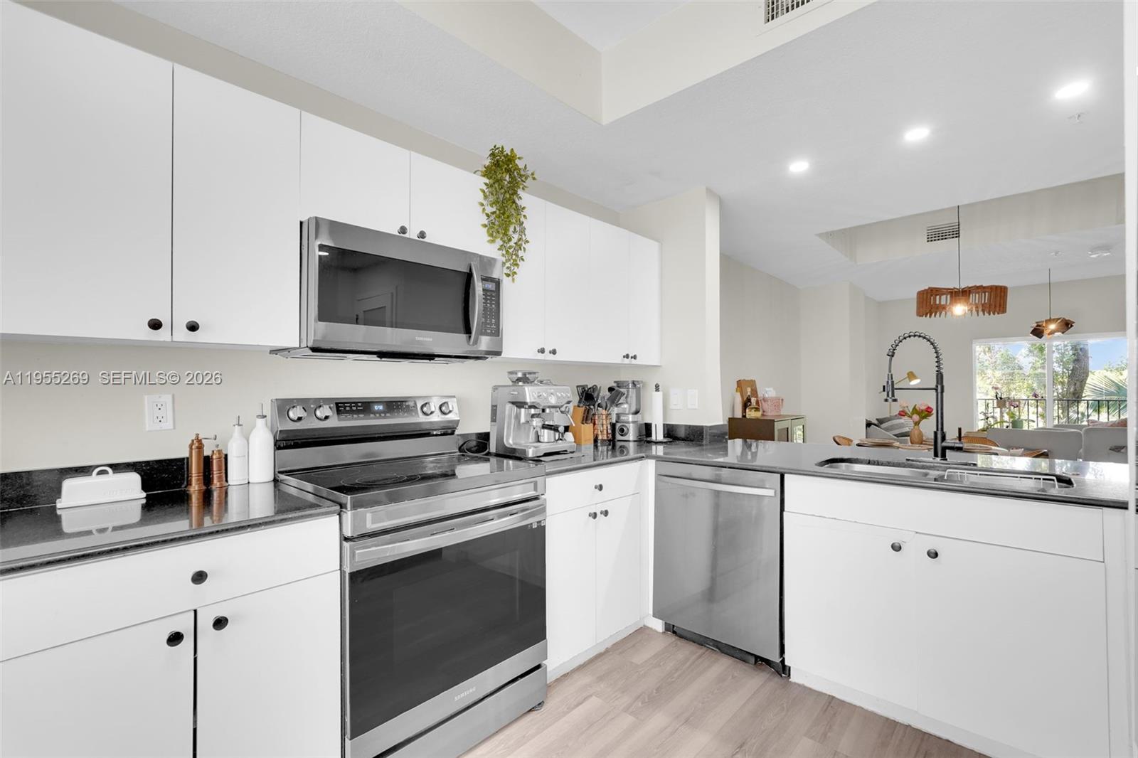 THE PRESERVE CONDO - Residential Lease