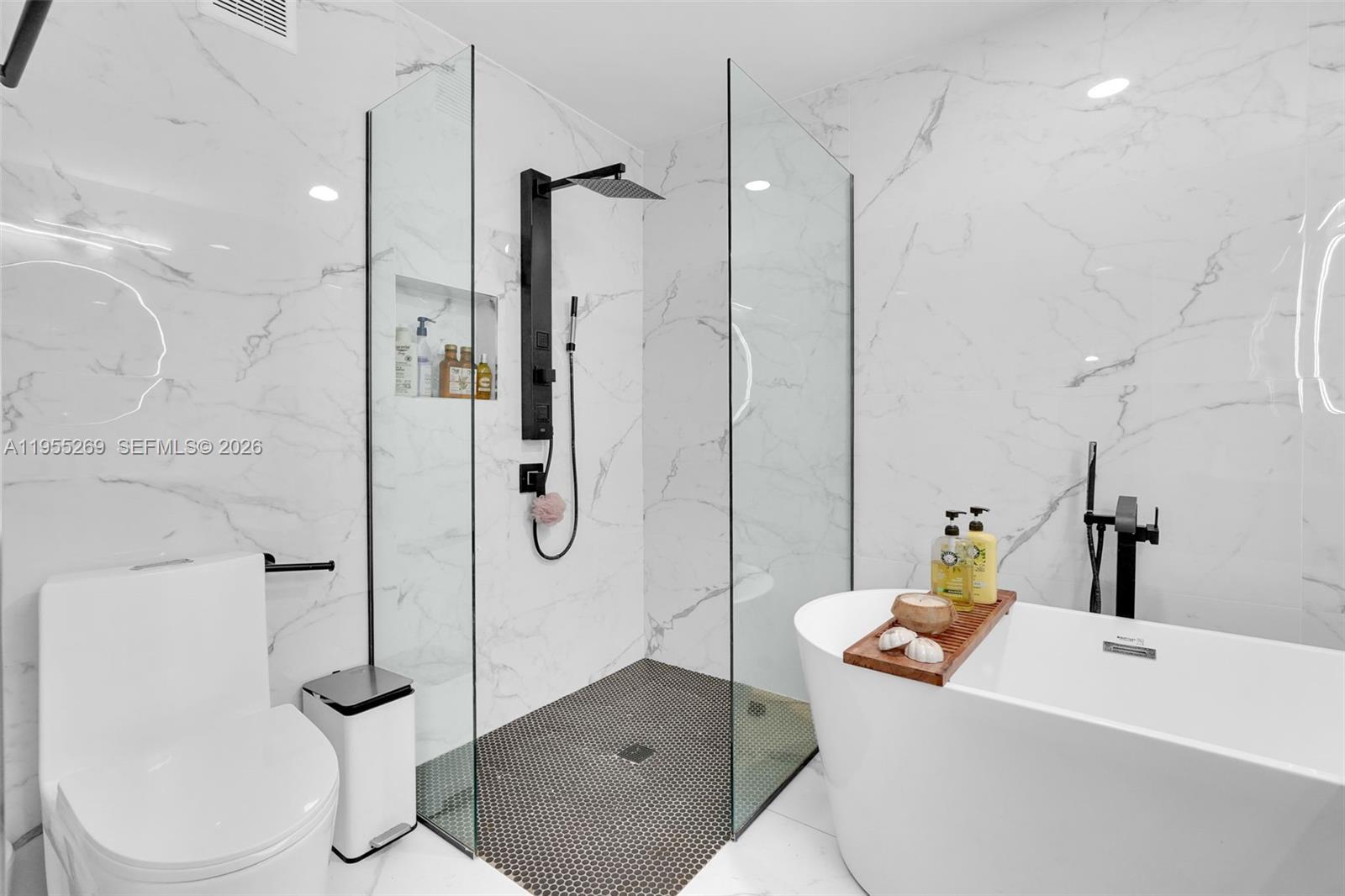 THE PRESERVE CONDO - Residential Lease
