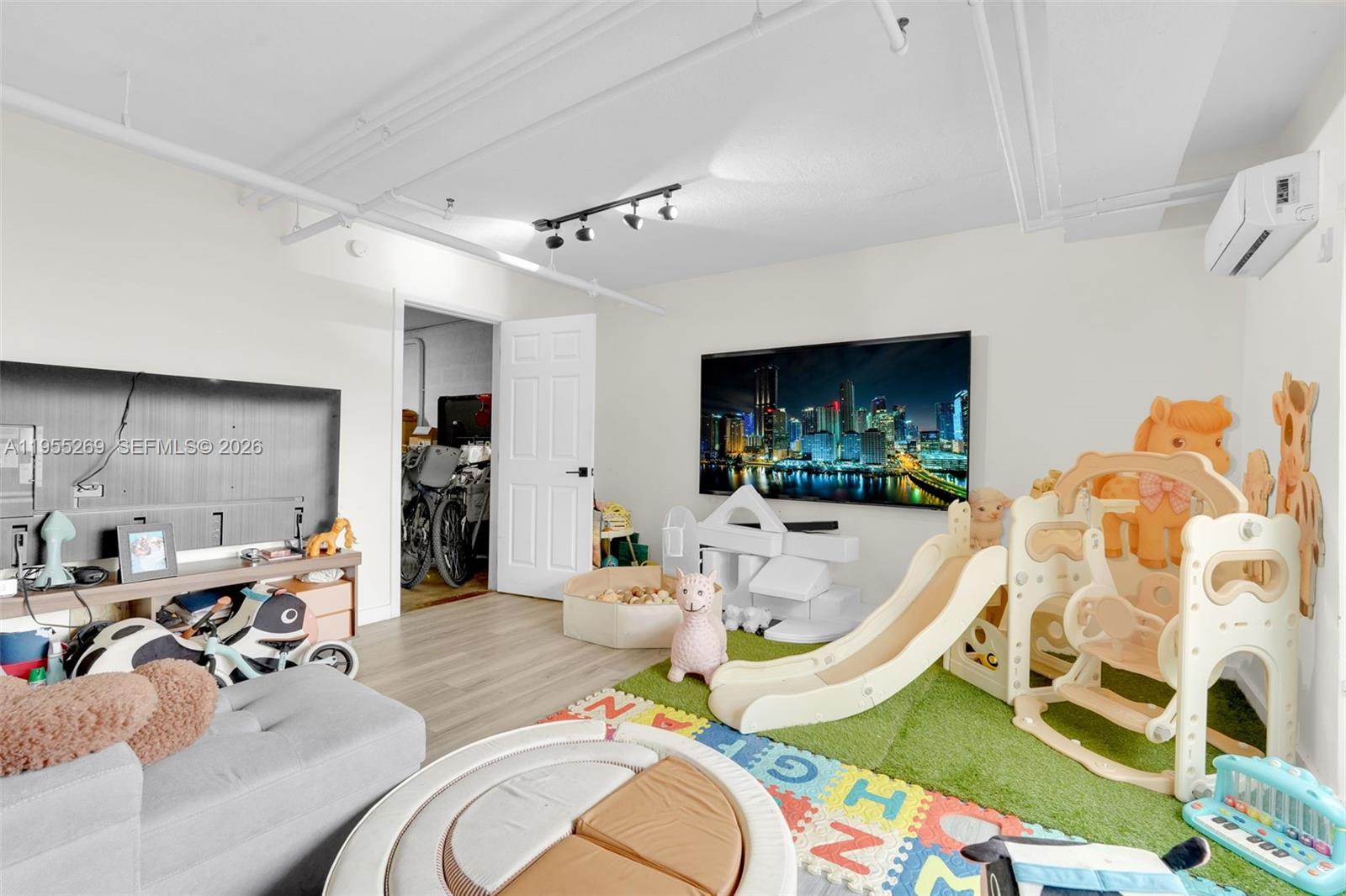 THE PRESERVE CONDO - Residential Lease