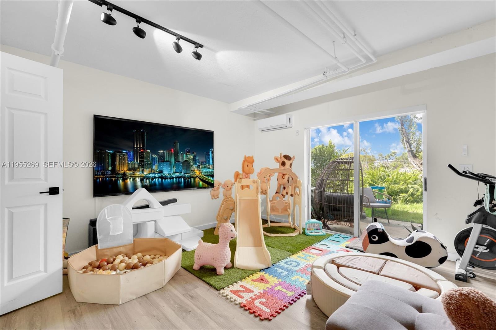 THE PRESERVE CONDO - Residential Lease