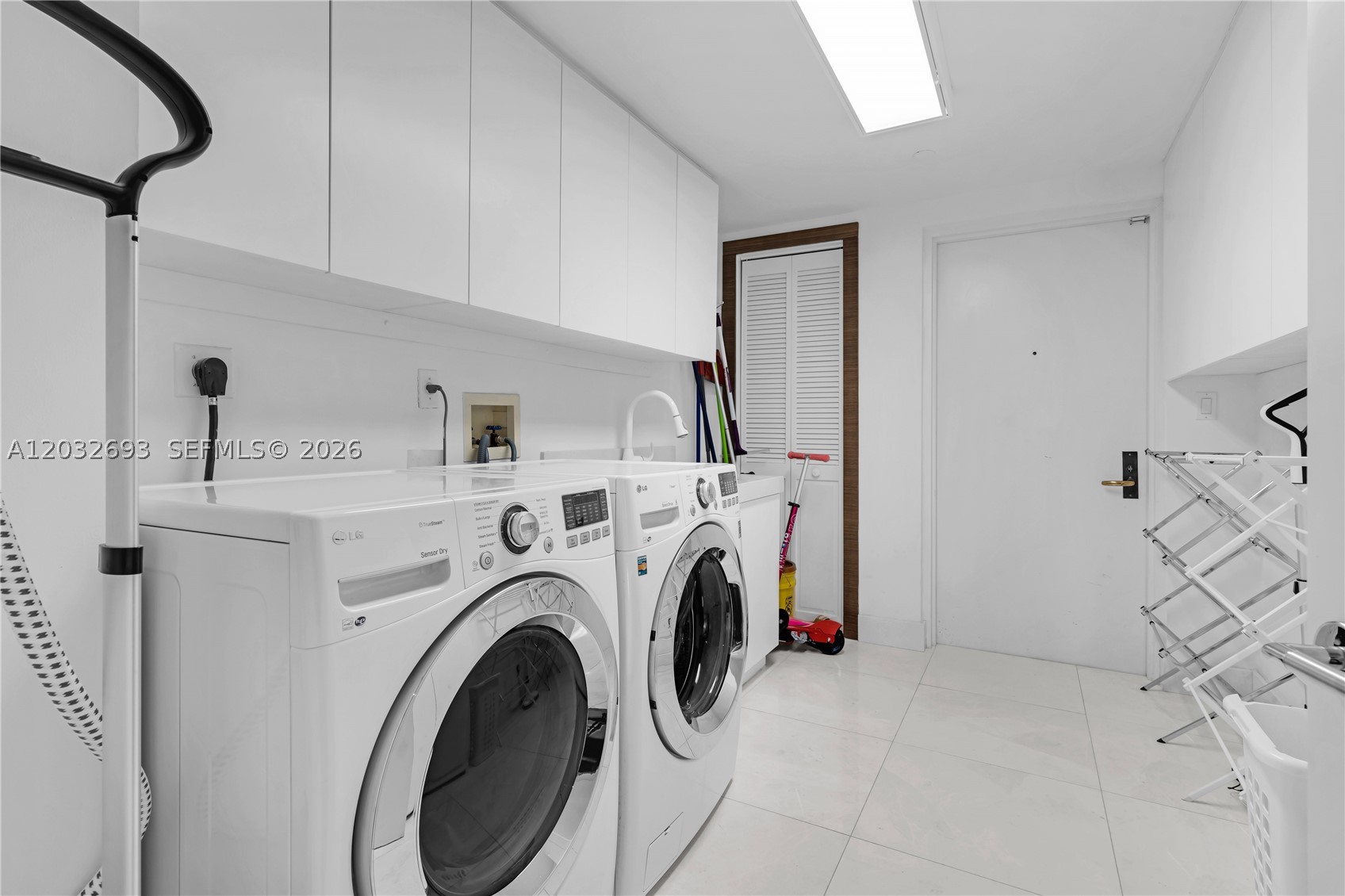 GRAND BAY TOWER CONDO - Residential