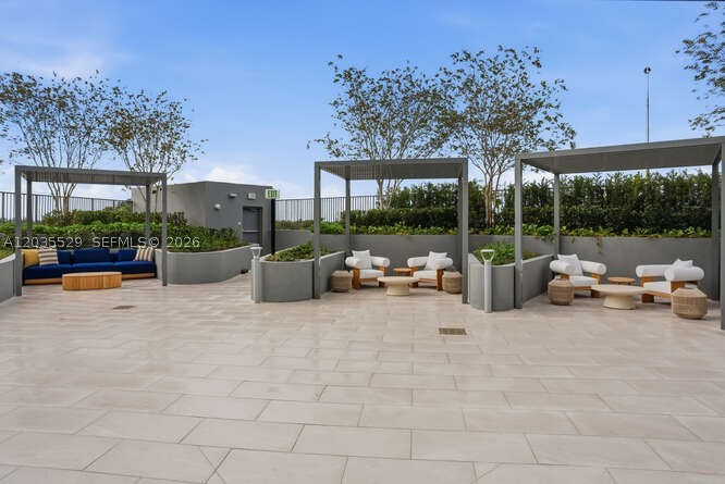 Bayshore Ysabella Condomin - Residential