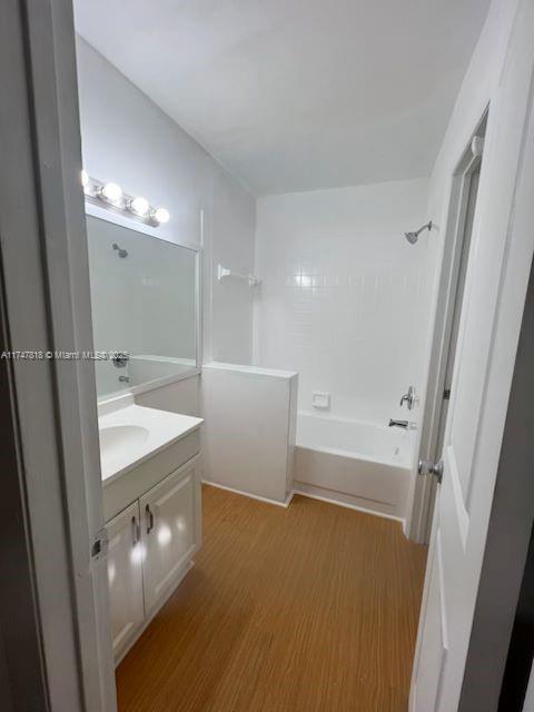 LAKESHORE CONDO 3 - Residential Lease