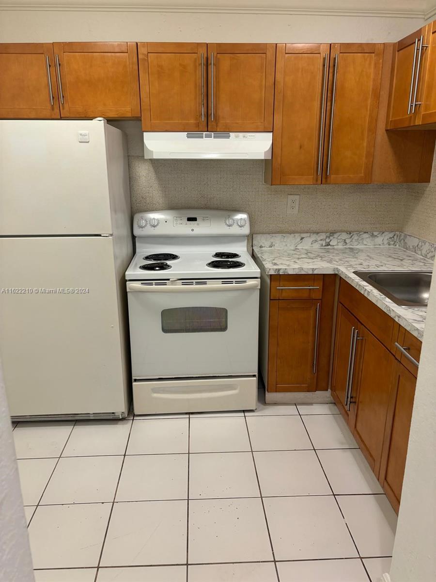 MONTECARLO CONDO - Residential Lease