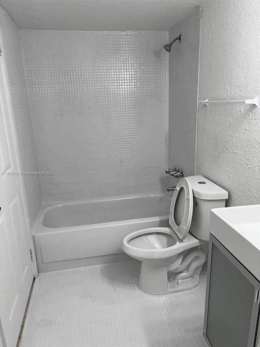 MONTECARLO CONDO - Residential Lease