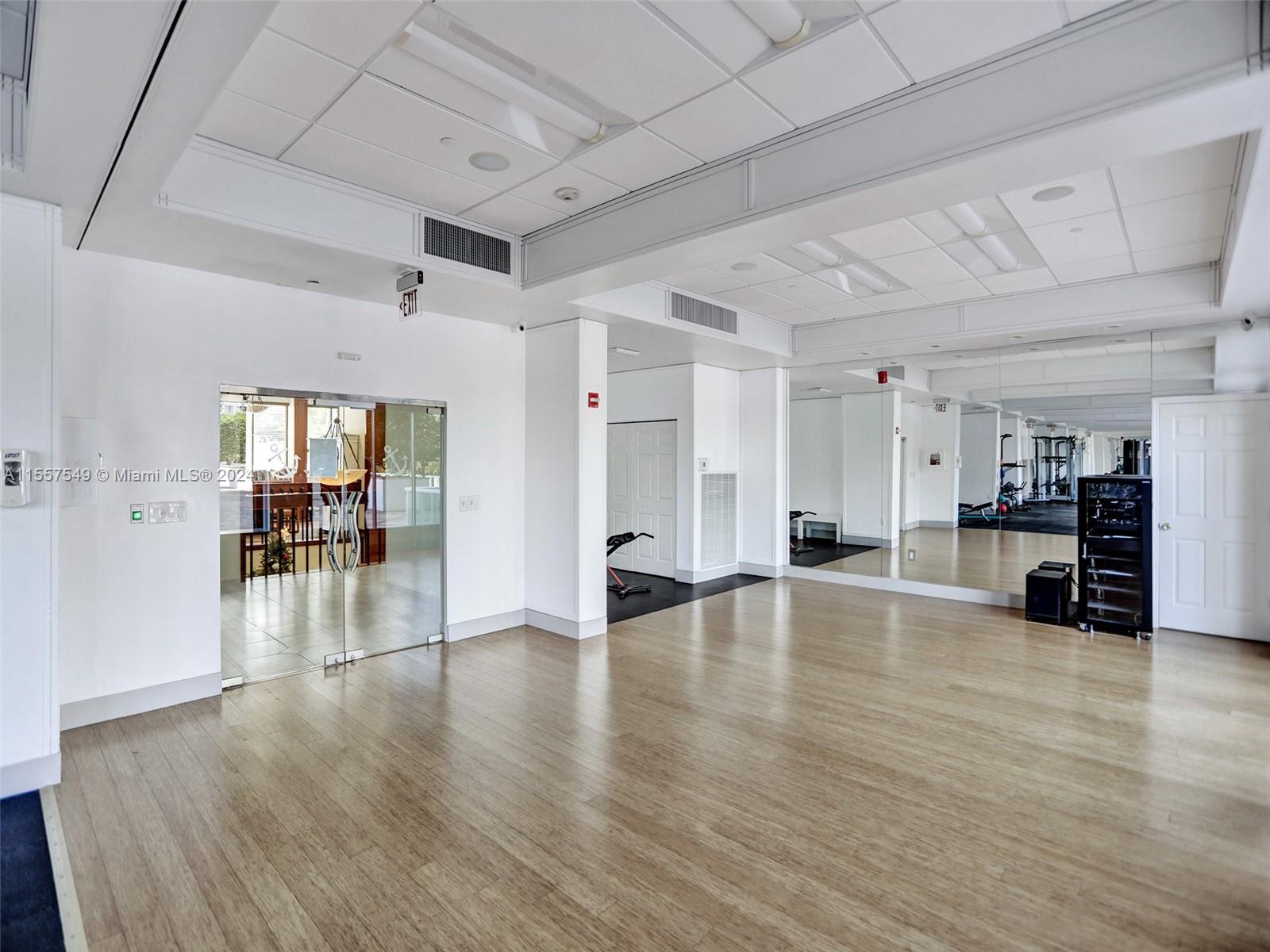 ADMIRALS PORT CONDO WEST - Residential