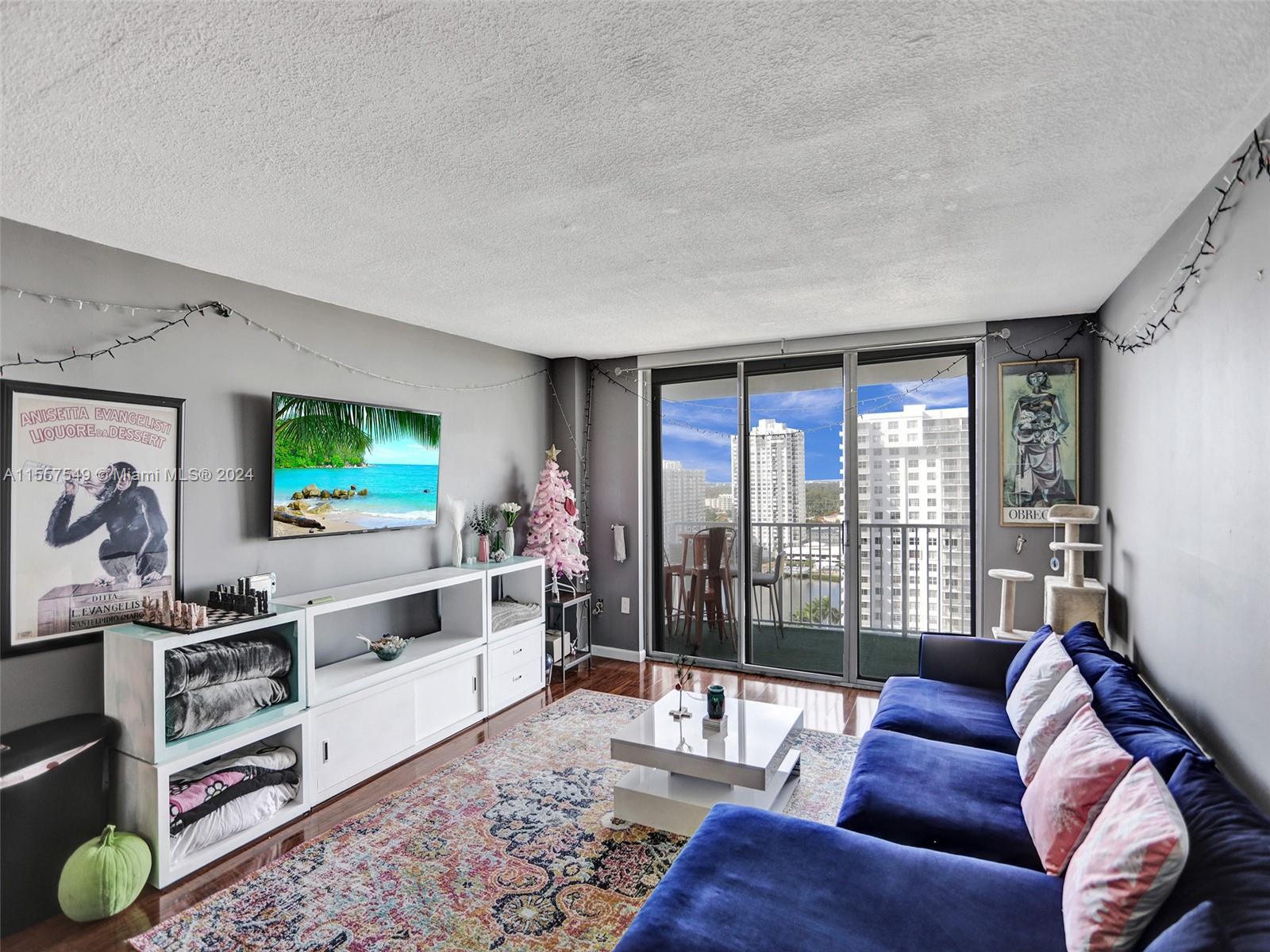 ADMIRALS PORT CONDO WEST - Residential