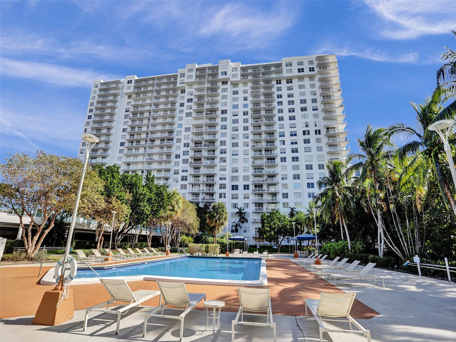 ADMIRALS PORT CONDO WEST - Residential