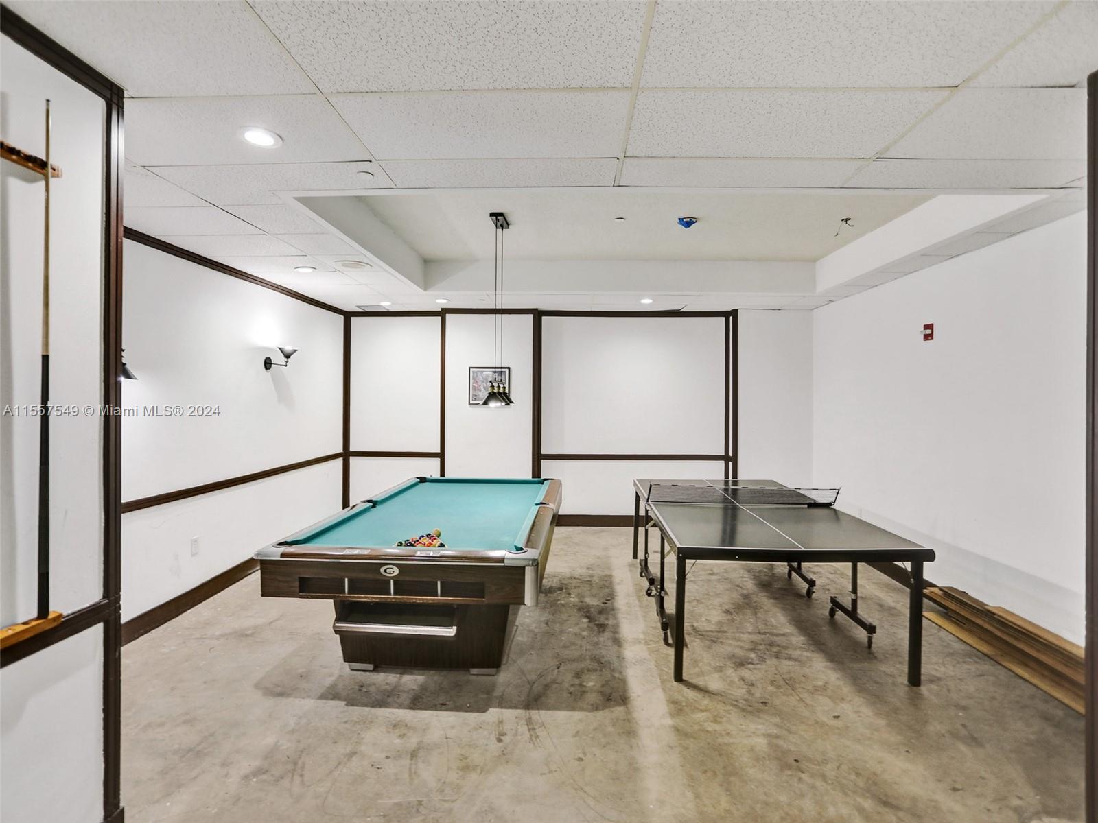 ADMIRALS PORT CONDO WEST - Residential