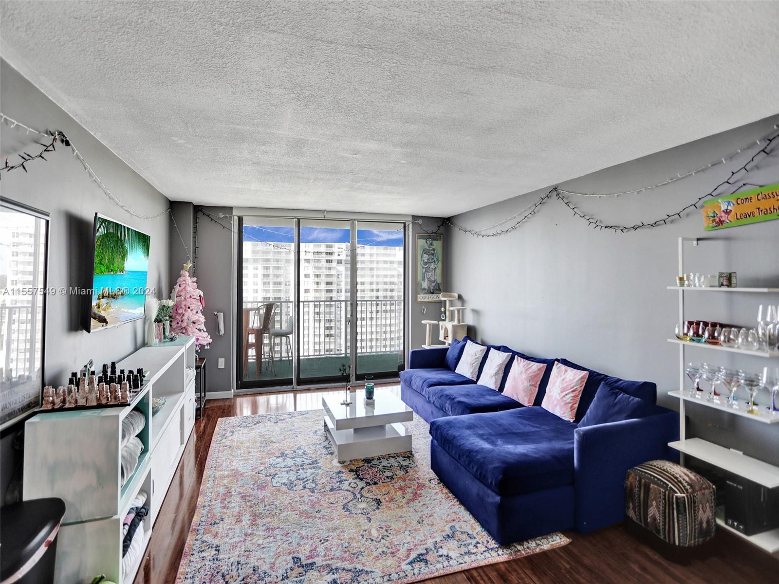 ADMIRALS PORT CONDO WEST - Residential