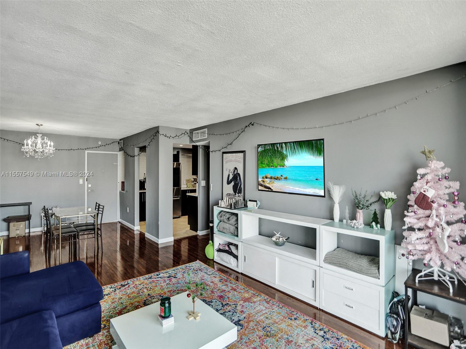 ADMIRALS PORT CONDO WEST - Residential