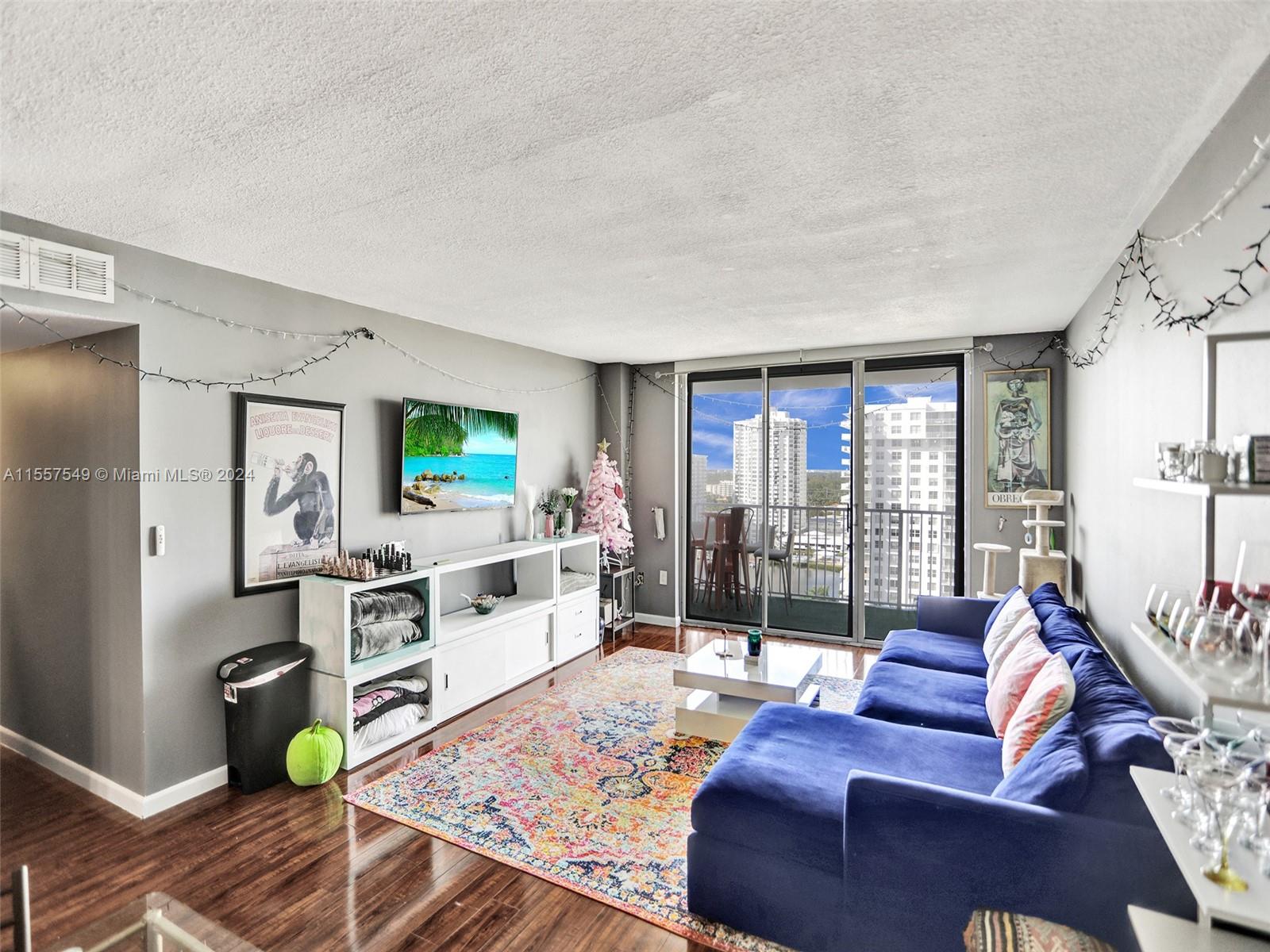 ADMIRALS PORT CONDO WEST - Residential
