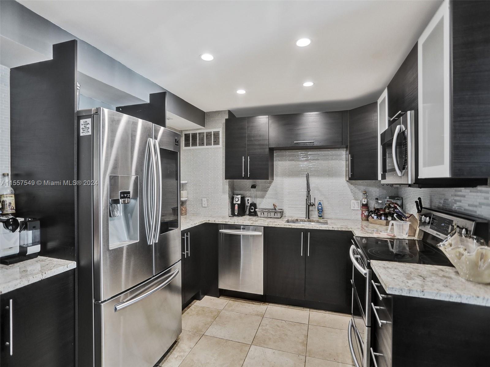 ADMIRALS PORT CONDO WEST - Residential