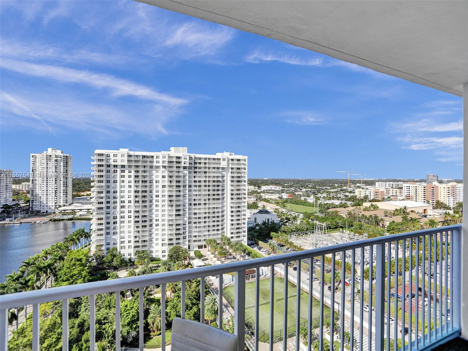 ADMIRALS PORT CONDO WEST - Residential