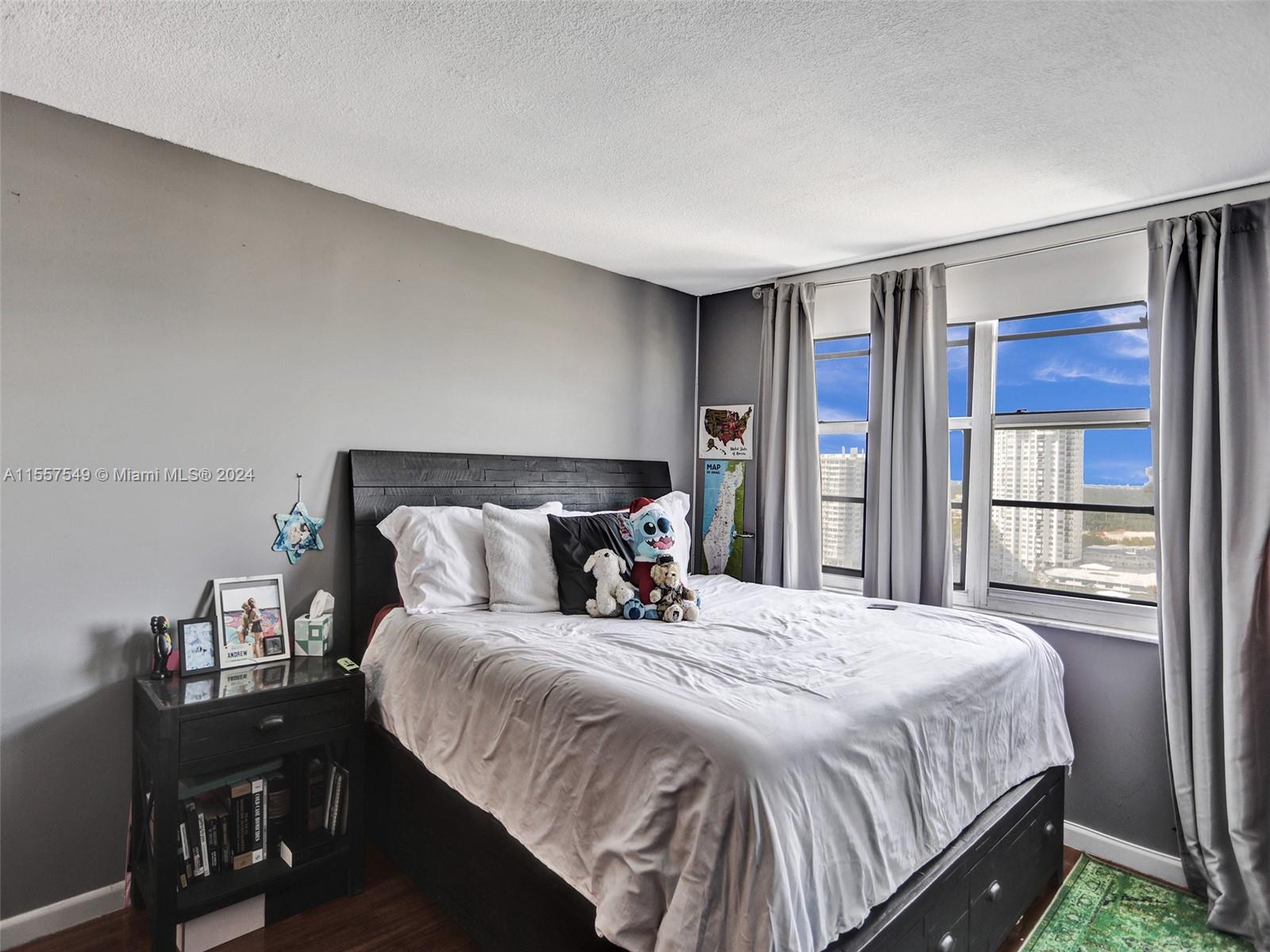 ADMIRALS PORT CONDO WEST - Residential