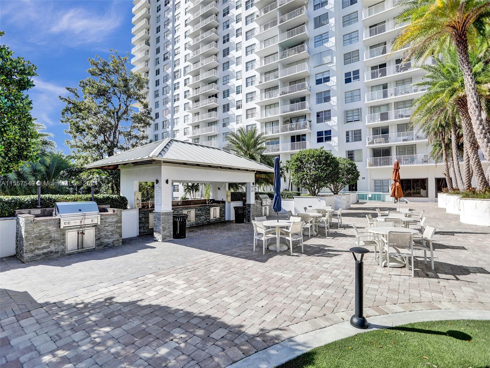 ADMIRALS PORT CONDO WEST - Residential