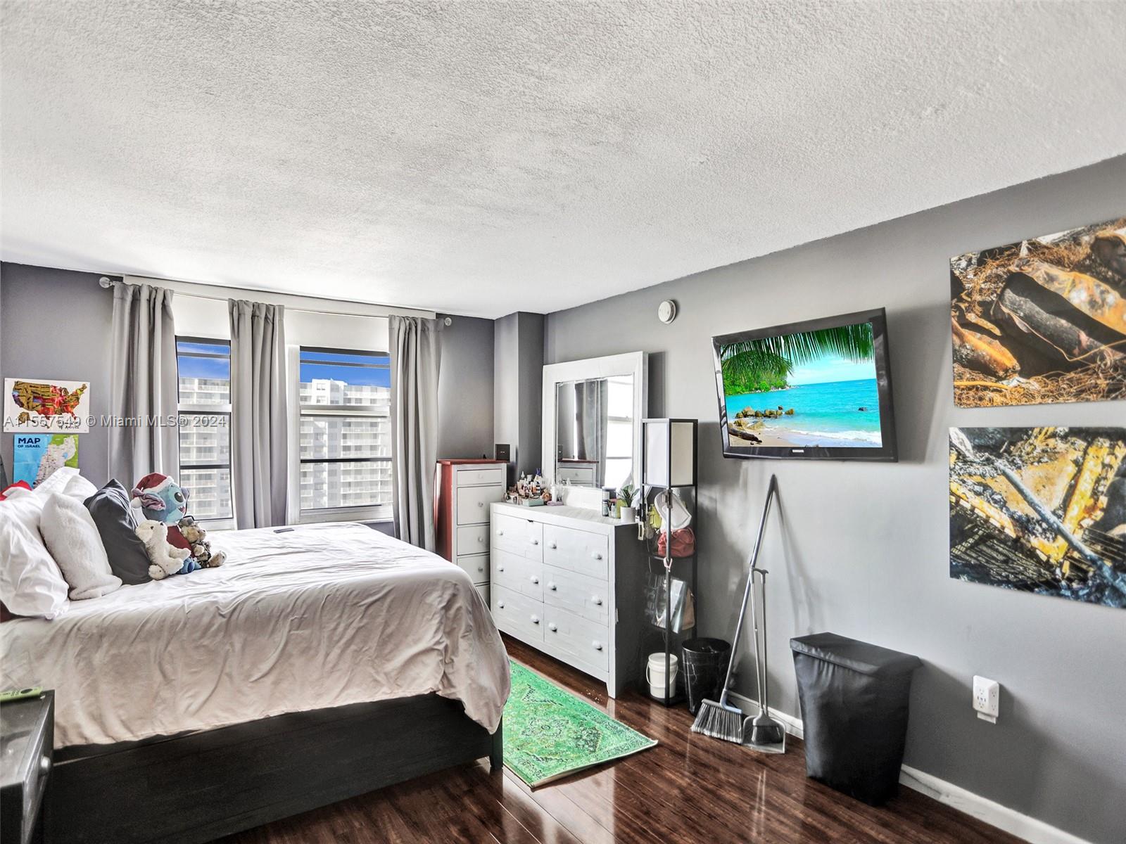 ADMIRALS PORT CONDO WEST - Residential