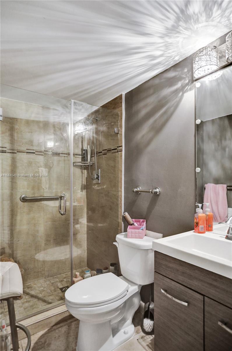 ADMIRALS PORT CONDO WEST - Residential