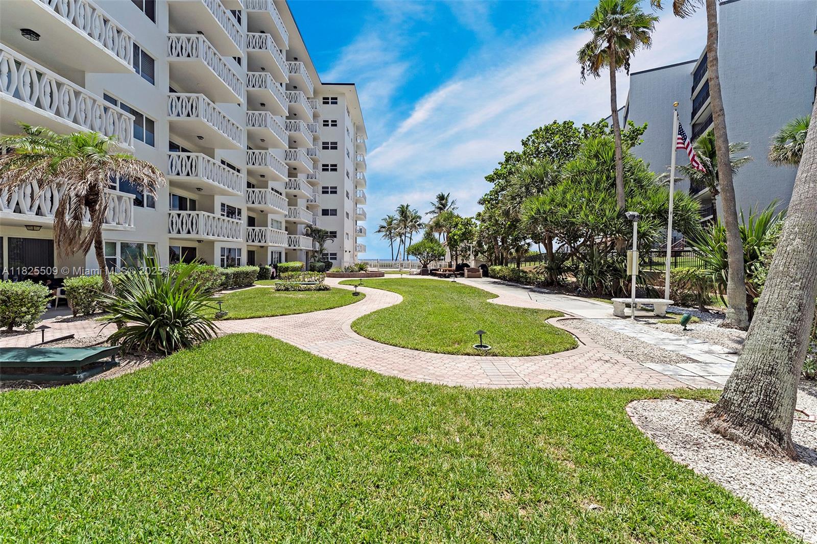 HILLSBORO WINDSOR CONDO - Residential