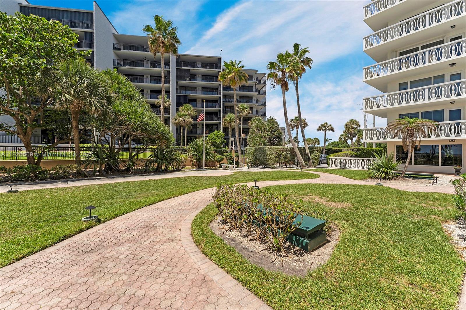 HILLSBORO WINDSOR CONDO - Residential