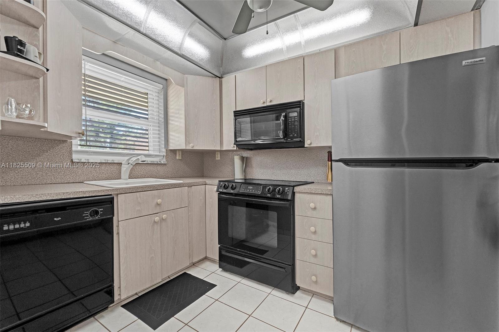 HILLSBORO WINDSOR CONDO - Residential