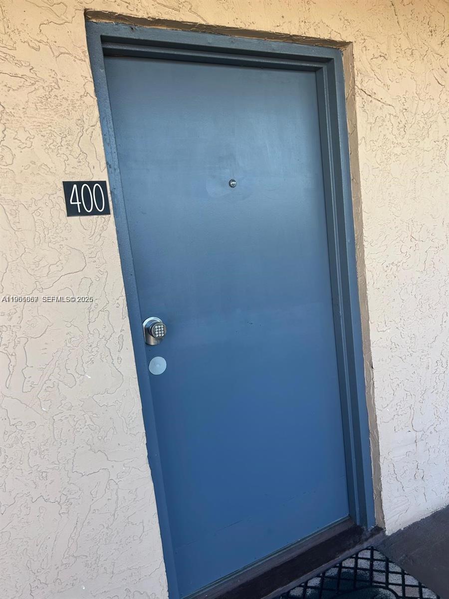 SOMERSET AT LAUDERDALE LA - Residential