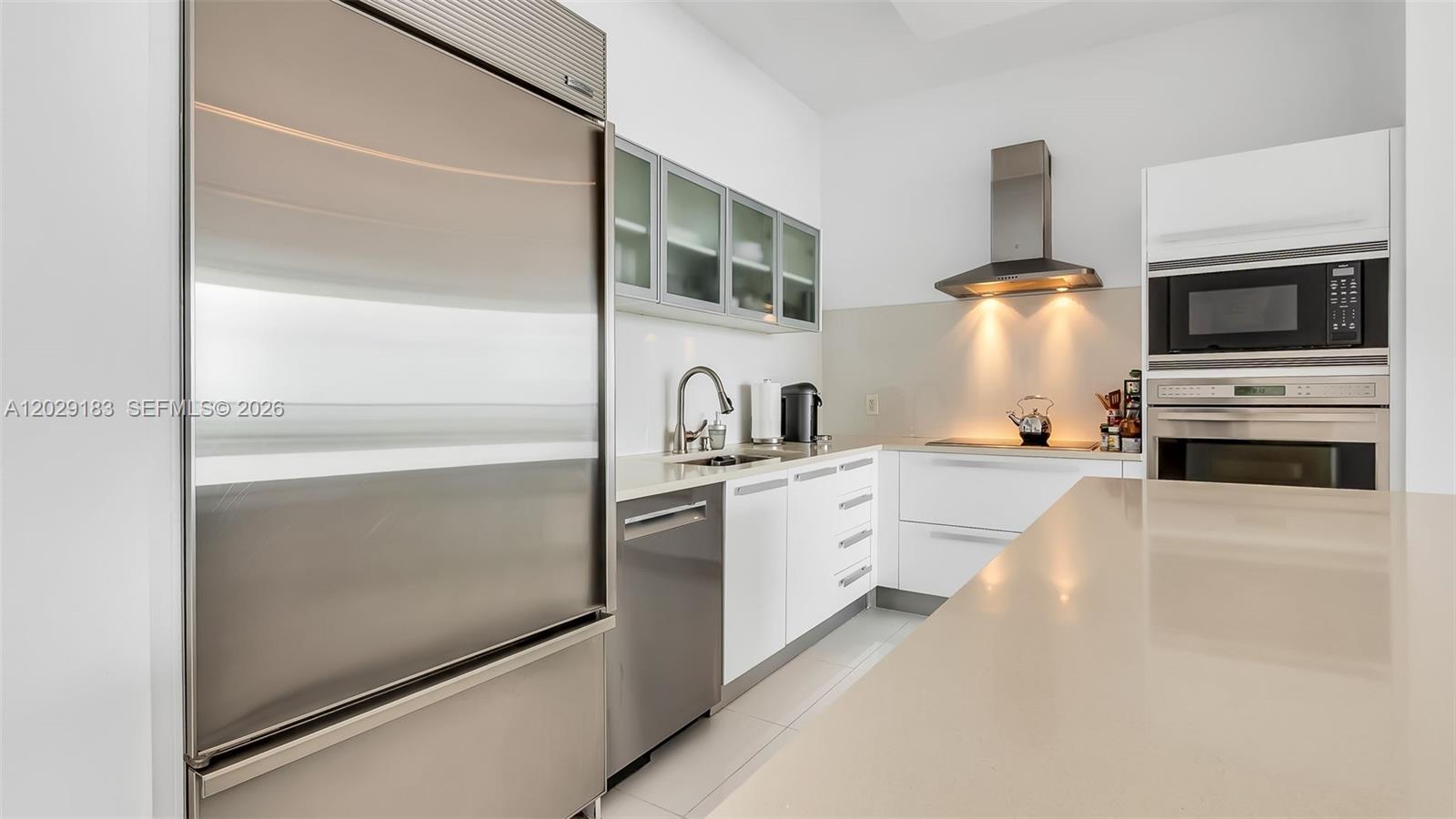 PARAMOUNT BAY CONDO - Residential Lease