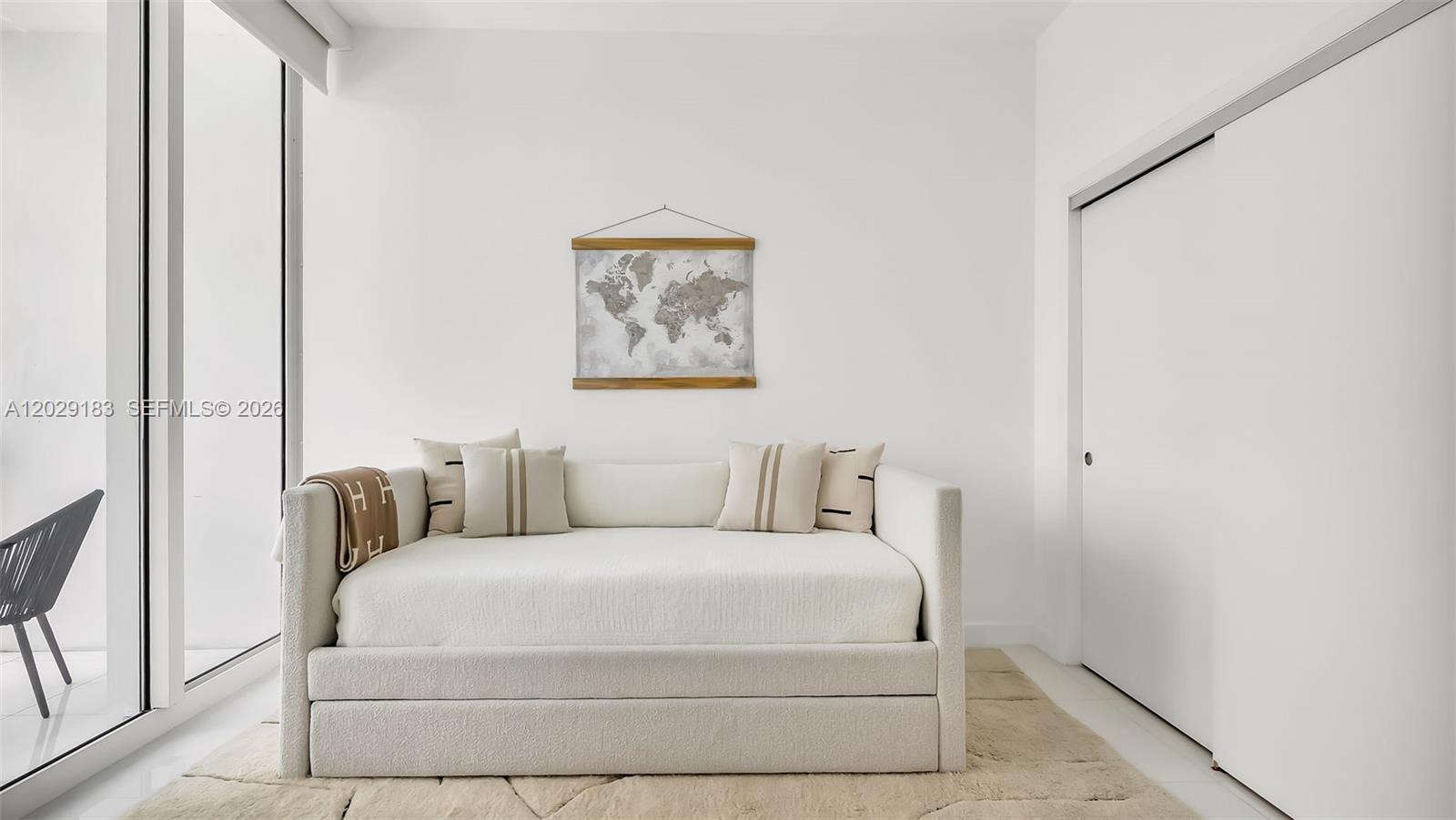 PARAMOUNT BAY CONDO - Residential Lease