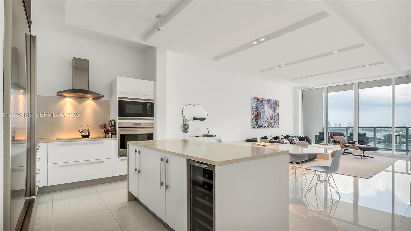 PARAMOUNT BAY CONDO - Residential Lease