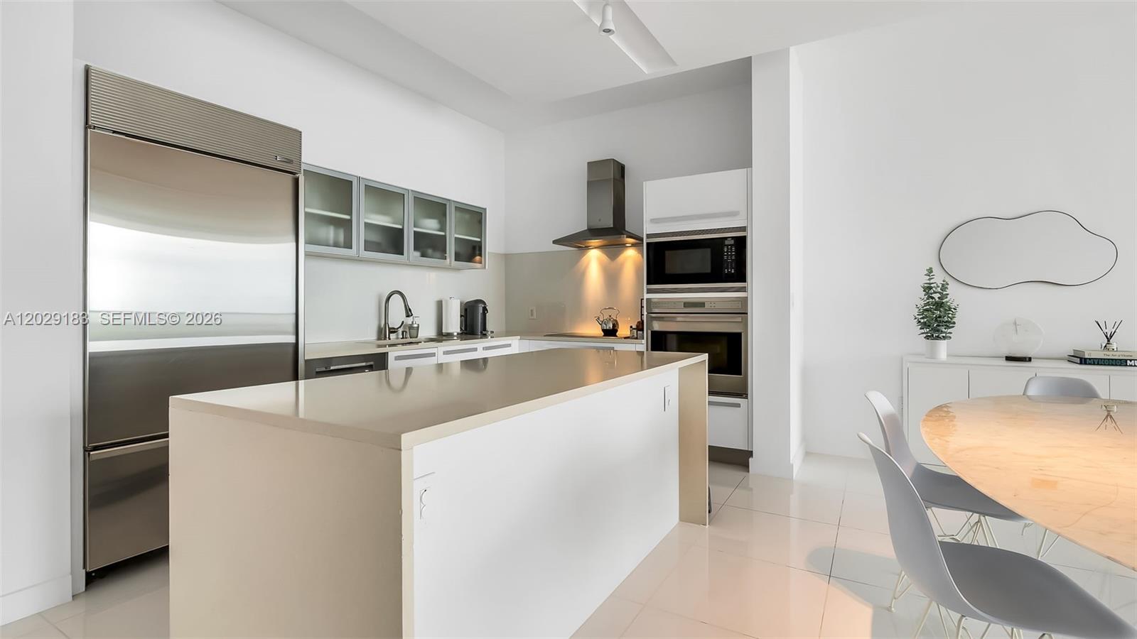 PARAMOUNT BAY CONDO - Residential Lease