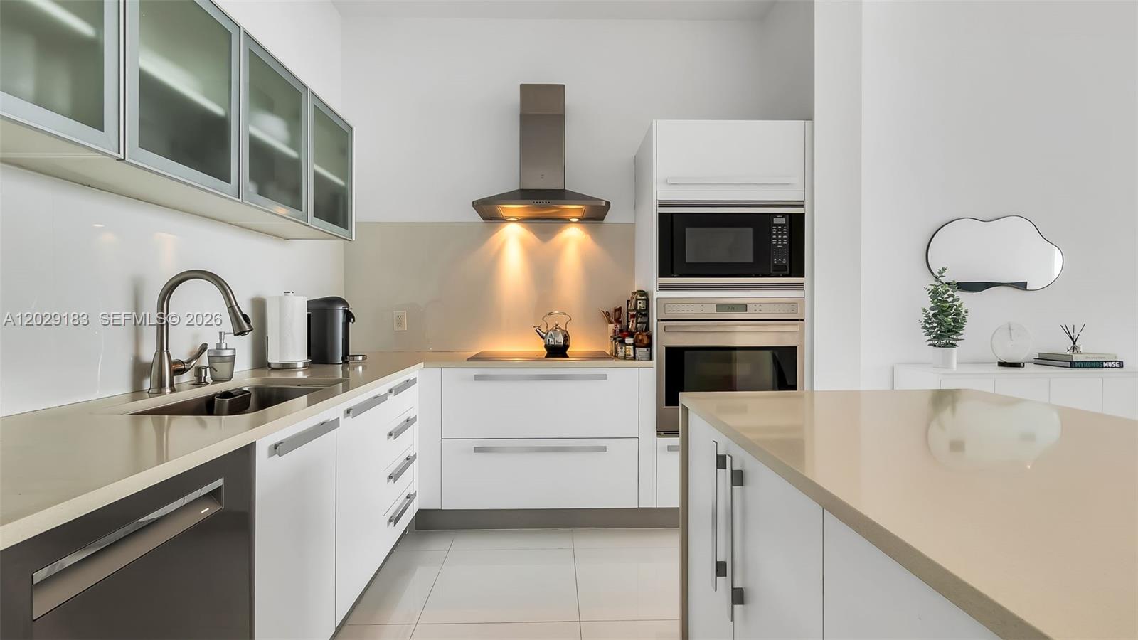 PARAMOUNT BAY CONDO - Residential Lease