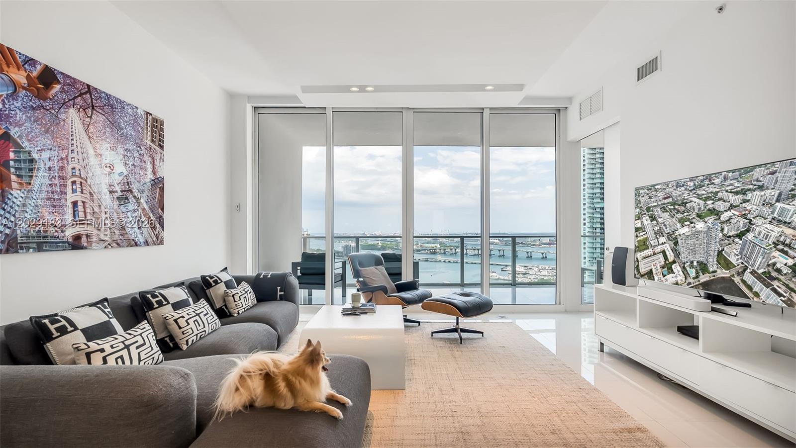 PARAMOUNT BAY CONDO - Residential Lease