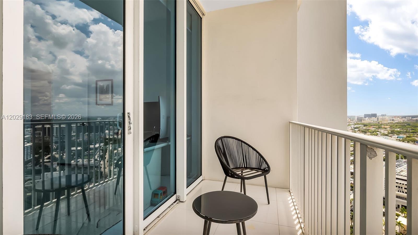 PARAMOUNT BAY CONDO - Residential Lease
