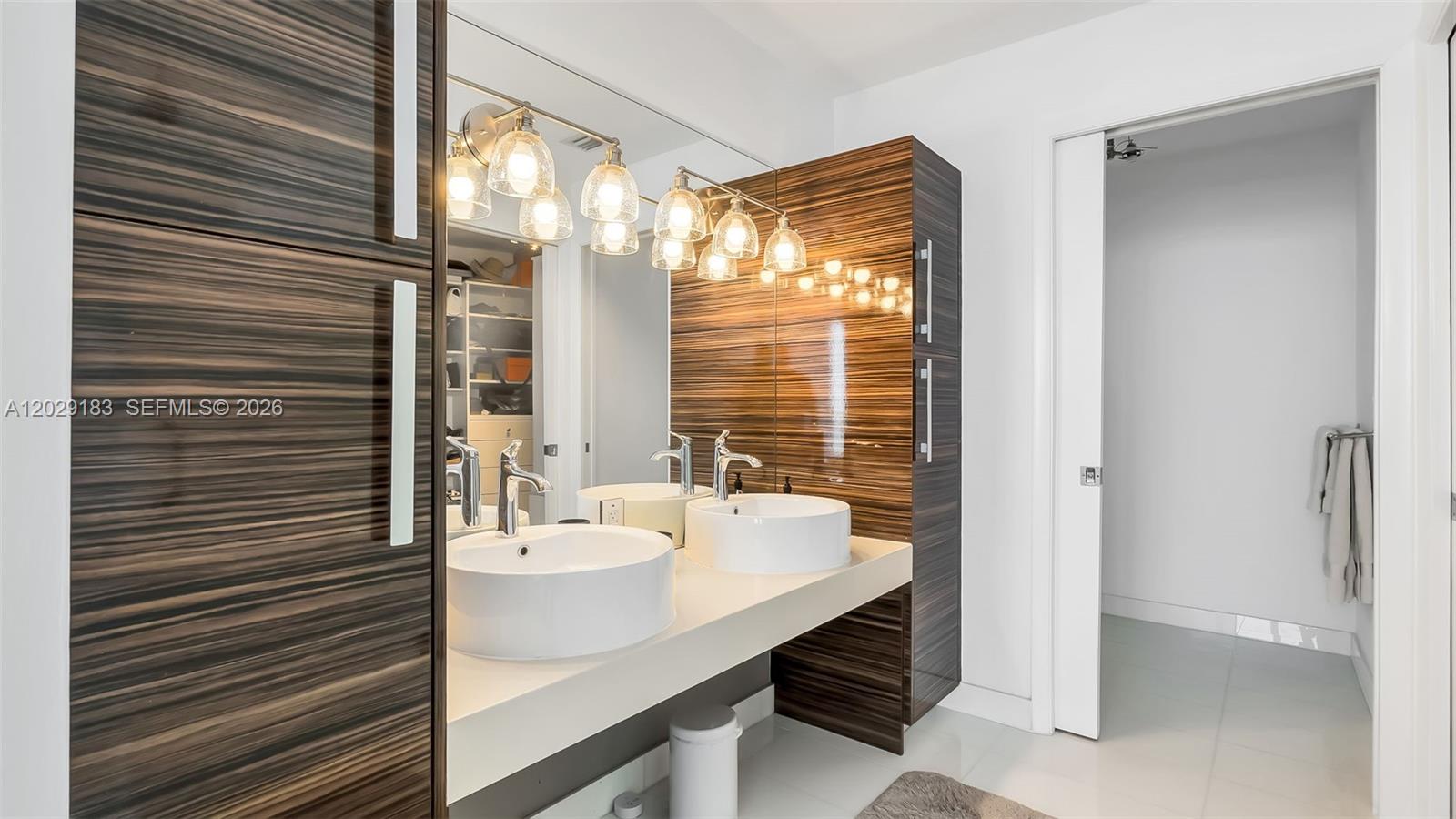PARAMOUNT BAY CONDO - Residential Lease