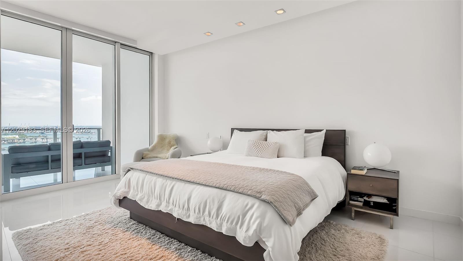 PARAMOUNT BAY CONDO - Residential Lease