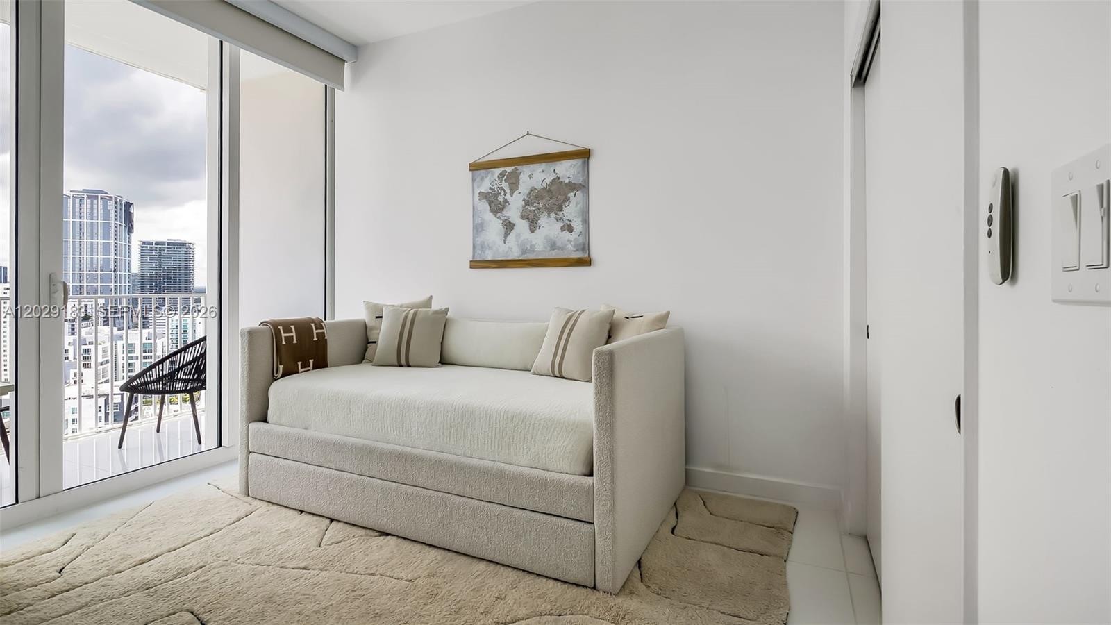 PARAMOUNT BAY CONDO - Residential Lease