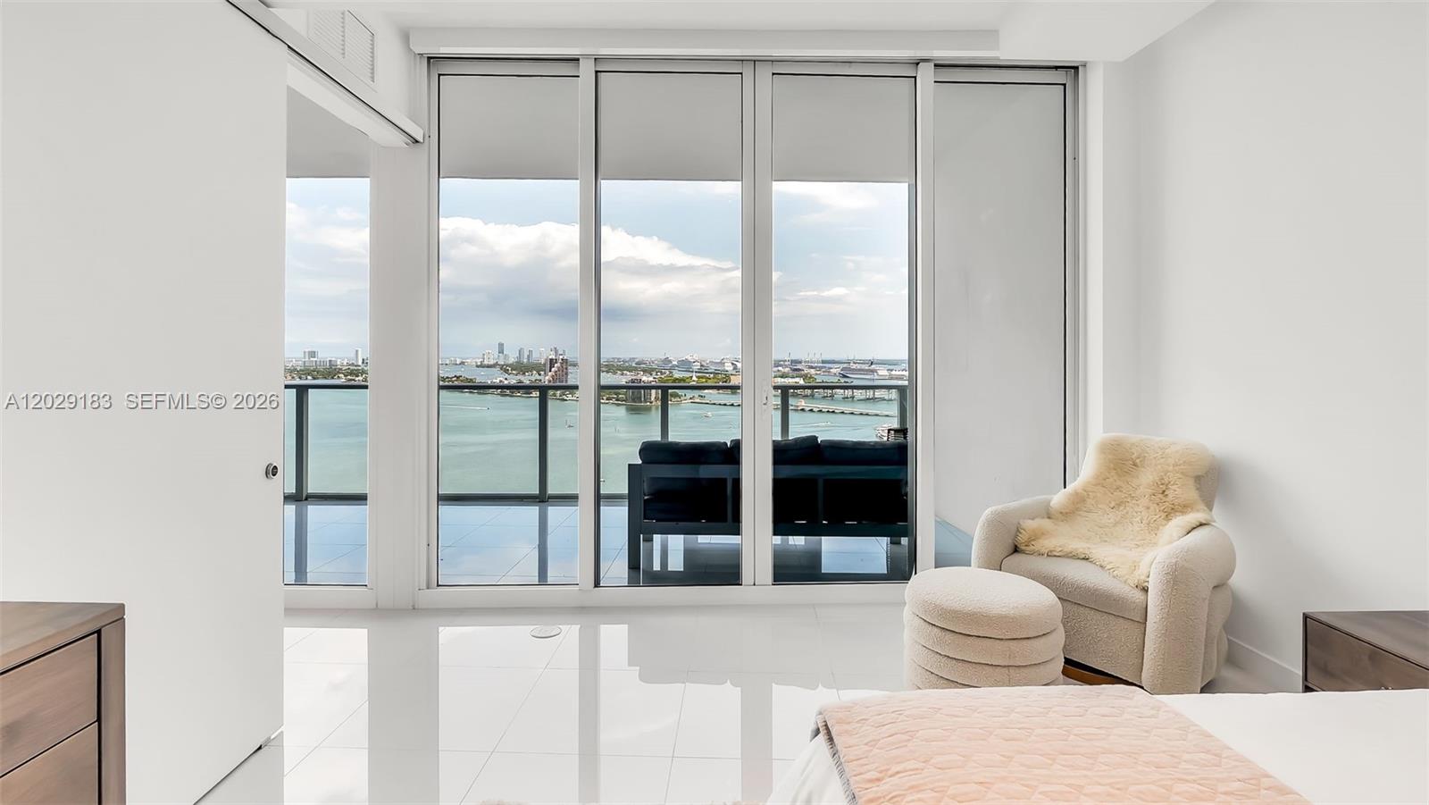 PARAMOUNT BAY CONDO - Residential Lease