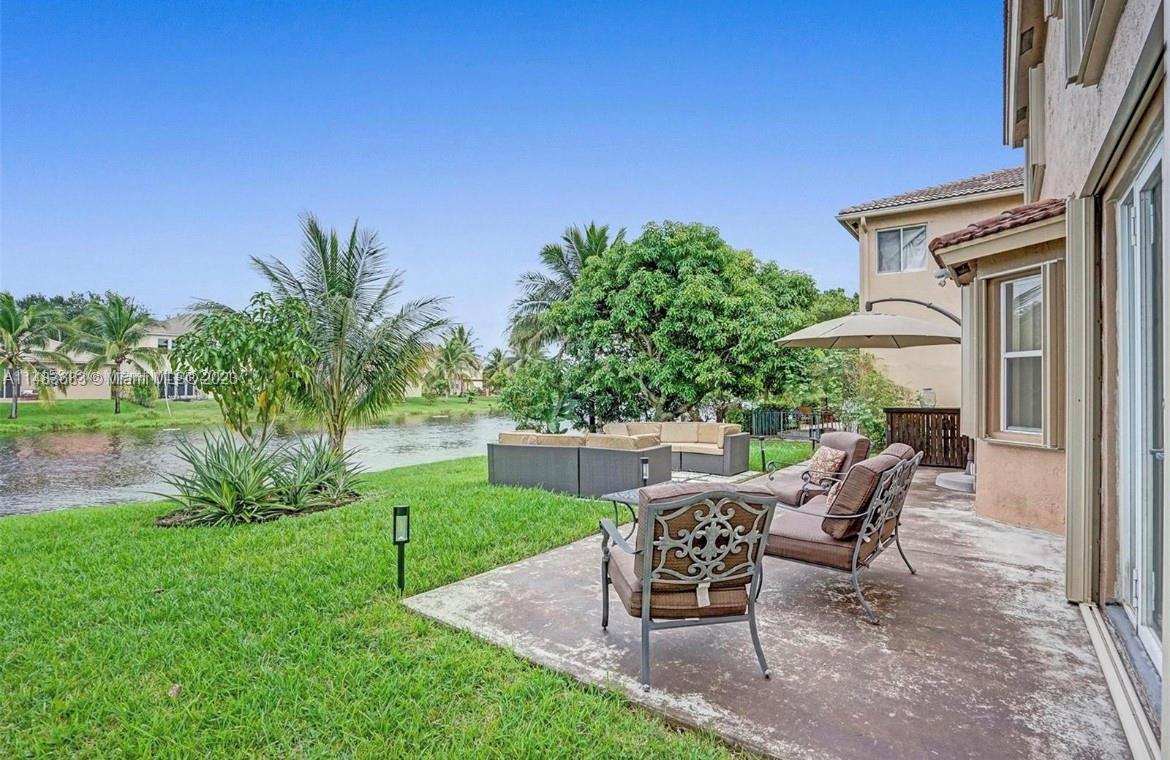 POD 10 AT MONARCH LAKES - Residential Lease