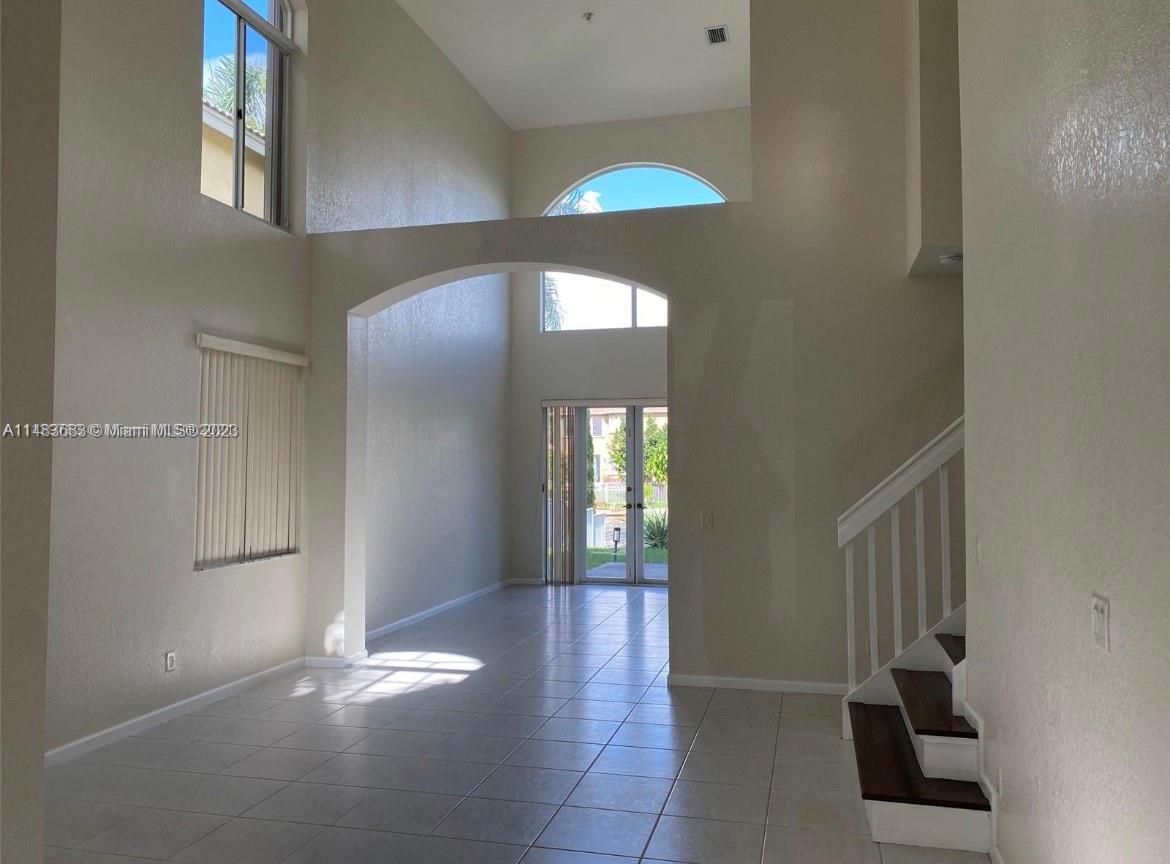 POD 10 AT MONARCH LAKES - Residential Lease