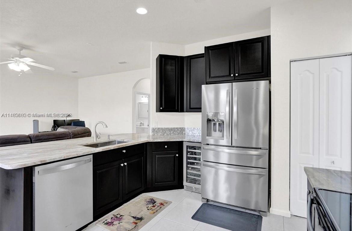 POD 10 AT MONARCH LAKES - Residential Lease