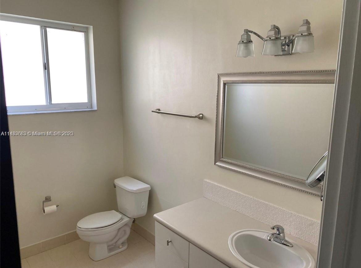 POD 10 AT MONARCH LAKES - Residential Lease