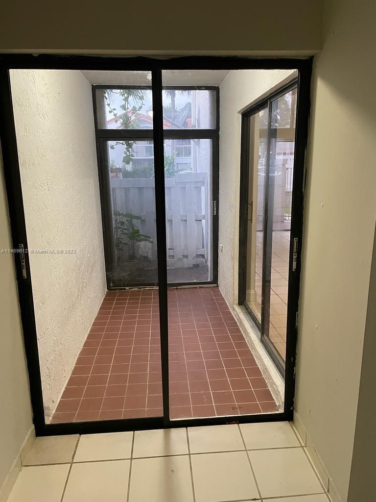 Point Lake Condo I - Residential Lease