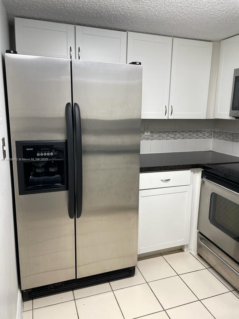 Point Lake Condo I - Residential Lease