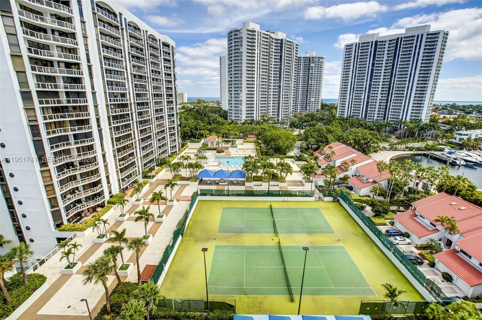 HARBORSIDE AT THE WATERWA - Residential