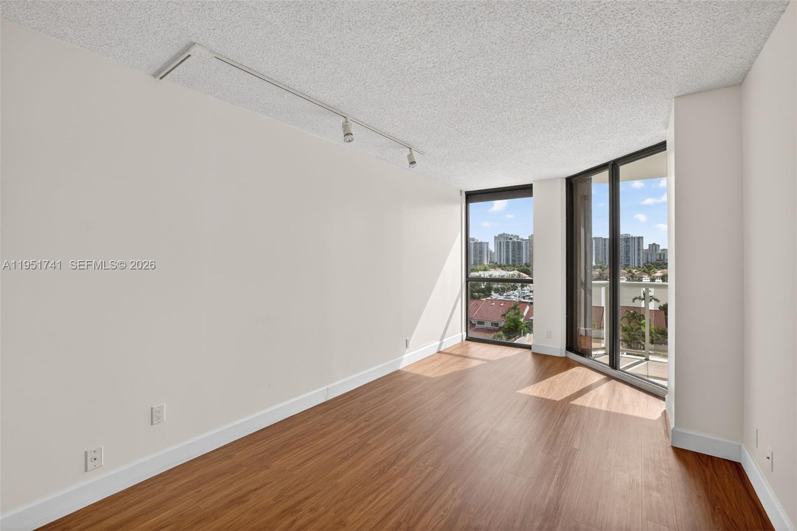 HARBORSIDE AT THE WATERWA - Residential